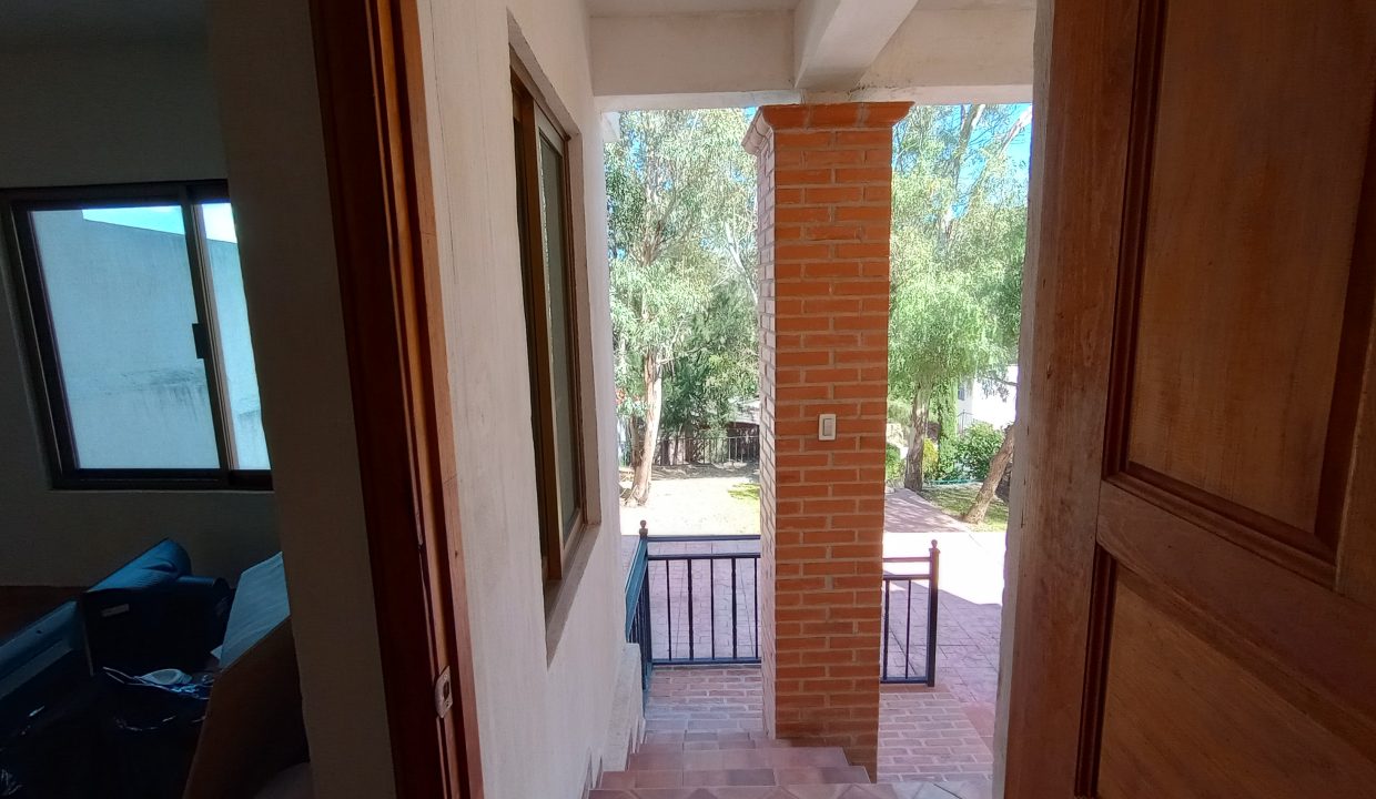 casa muy amplia renta en guanajuato